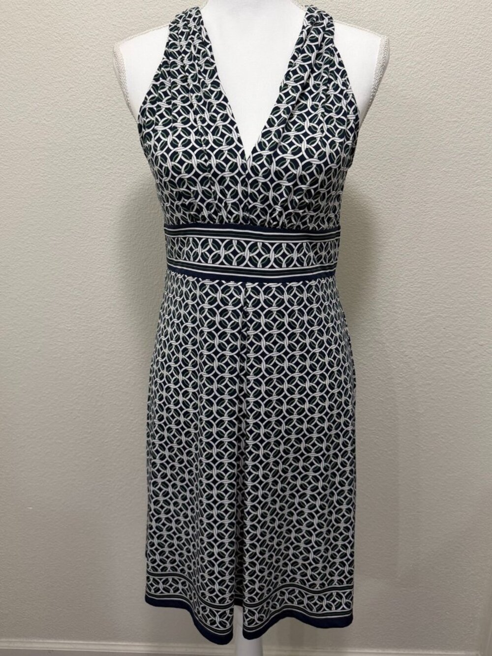 Max Studio green/navy/white print sleeveless v=neck dress, Medium